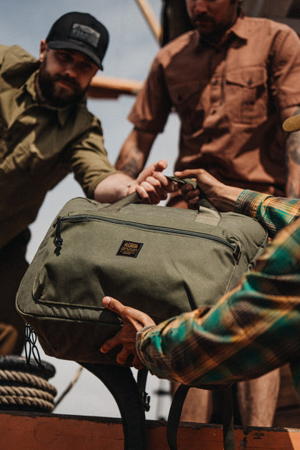 新品未使用 FILSON サーヴェヤー メッセンジャーバッグサービスグリーン 新品未使用 FILSON サーヴェヤー メッセンジャーバッグサービス